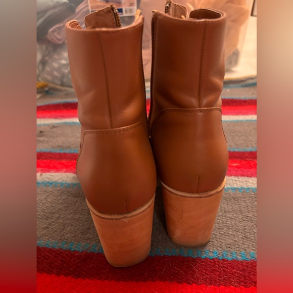 TODAY ONLY✨🤎 CHARLOTTE STONE LUGGAGE BROWN LINDY CLOG BOOT W/DUSTBAG 🤎 - Picture 9 of 13